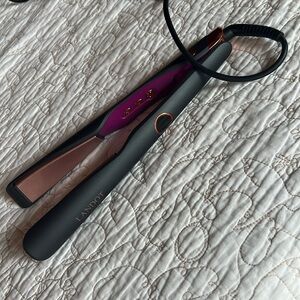 Landot Curved Flat Iron